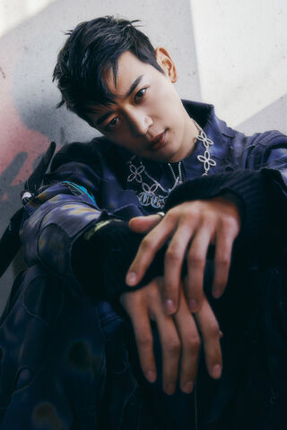 Minho: The Charismatic Star 🌟