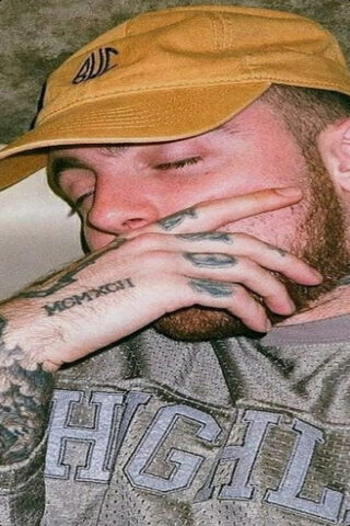 Chillin' Vibes: A Moment of Reflection 🌿✨