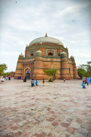 Majestic Multan Fort: A Glimpse into History 🏰✨