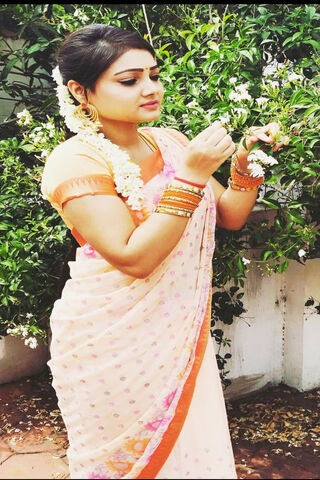 Nalkari Priyanka: Embracing Nature's Beauty 🌸✨