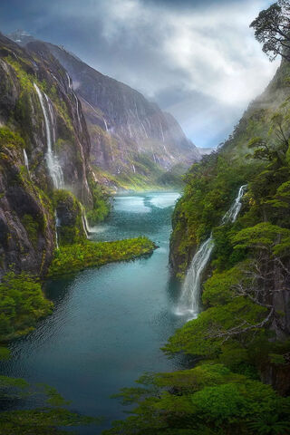 Serenity in Paradise 🌿💧