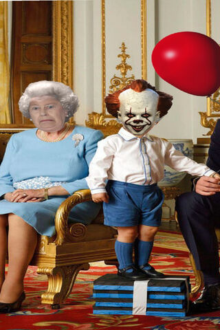 Royal Frights: Pennywise Meets the Queen 🎈👑
