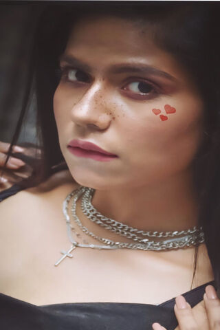 Rugees Vini: Heartfelt Charm 💖