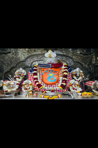 Raja: The Divine Majesty of Worship 🌺✨