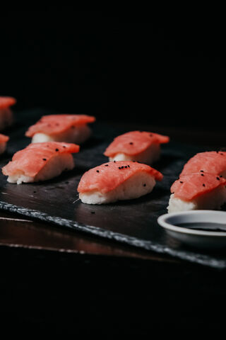 Savor the Ocean: A Sushi Delight 🍣🌊