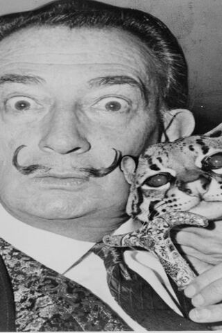 The Eccentric Genius: Salvador Dalí and His Wild Companion 🐆🎨