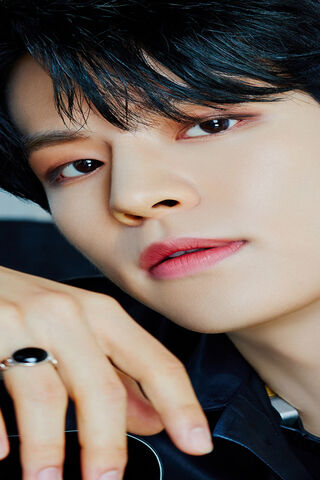 Charming Close-Up: Seungmin's Striking Features