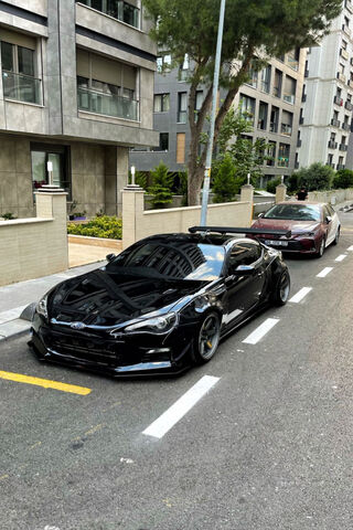 Sleek Streets: The Subaru Showstopper 🚗✨