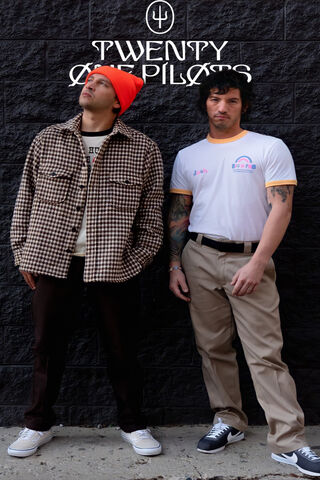 Dynamic Duo: Twenty One Pilots in Action! 🎤✨