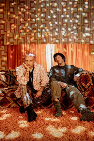 Vibes of Twenty One Pilots: A Cozy Retreat 🎶✨