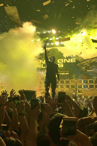 Energized Moments with Twenty One Pilots 🎤✨