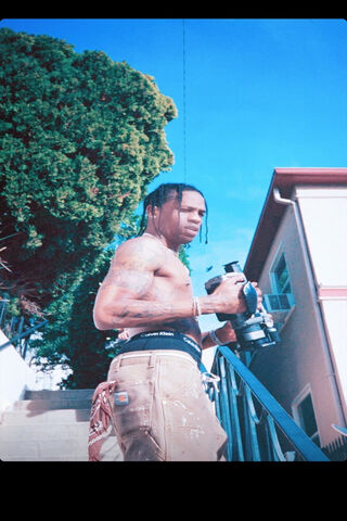 Capturing Moments: The Creative Side of Travis Scott 📸