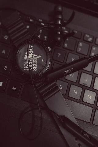 Timeless Style: The Perfect Blend of Function and Fashion ⌚🎧