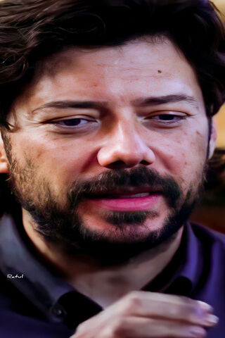 Behind the Scenes with Alvaro Morte: The Man Behind the Mask 🎭