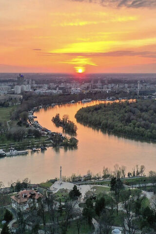 Sunset Serenity Over Beograd 🌅