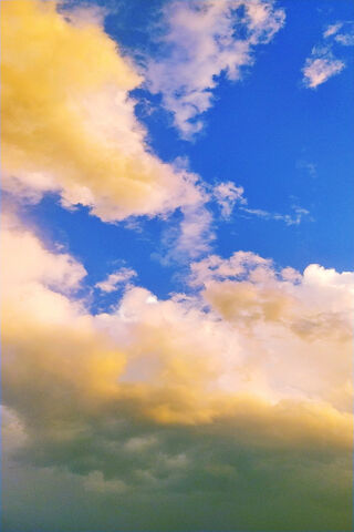 Heavenly Skies: A Dance of Colors 🌤️✨
