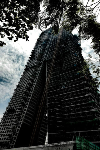 Colombo's Rising Skyline: A Glimpse of Modernity 🌆