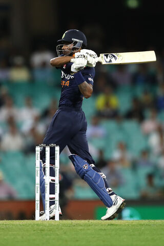 Hardik Pandya: The Power Hitter in Action! 🏏💥