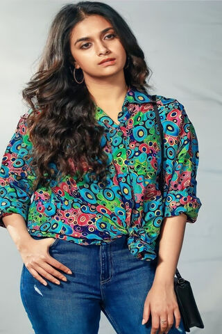 Vibrant Style: Keerthy Suresh's Fashion Statement 🌟