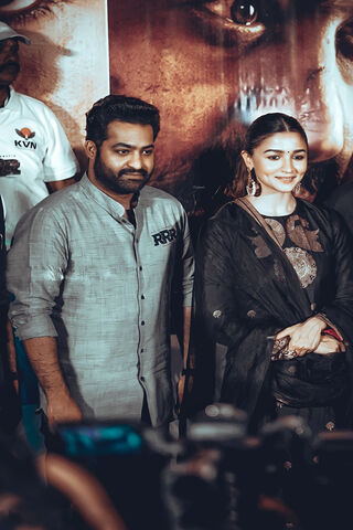 RRR: A Star-Studded Celebration 🎉