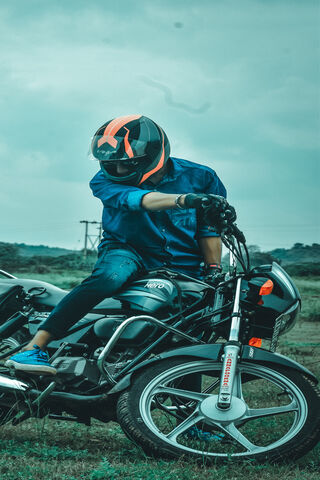 Chasing Splendor on Two Wheels 🏍️✨
