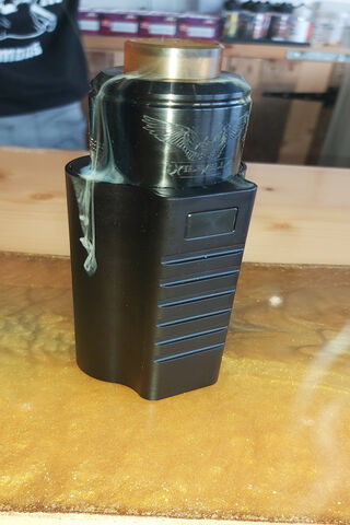 Vaping Vibes: The Essence of Chill 🌬️✨