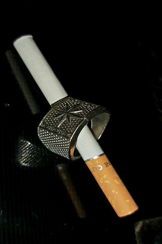 The Unique W*d Ring Cigarette: A Stylish Twist on Smoking
