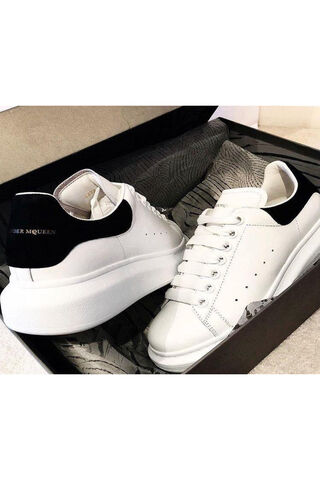 Step Up Your Style with Zapatos! 👟✨