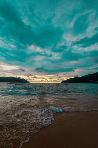 Sunset Serenity in Acapulco 🌅