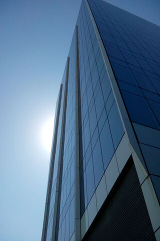 Reaching for the Sky: A Modern Marvel 🌆✨