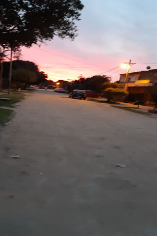 Twilight Serenity: The Beauty of Cielo Rojo 🌅