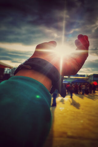 Reaching for the Sun: A Moment of Hope ☀️✋