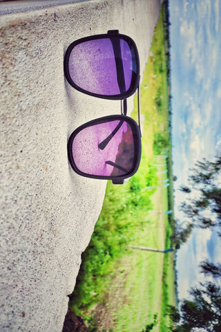 Nature's Reflection: Shades of Serenity 🌿🕶️