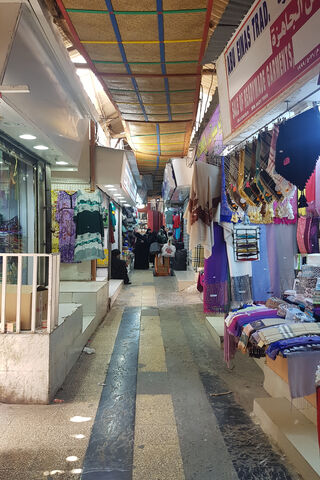 Discover the Vibrant Heart of Oman Souq 🕌✨