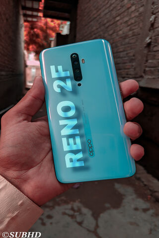 Sleek and Stylish: The OPPO RENO 2F in Action! 📱✨