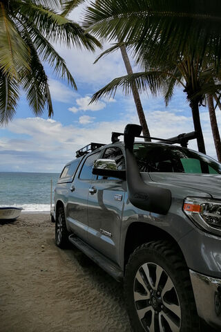 Tundra Adventure: Where the Road Meets the Sea 🌊🚙