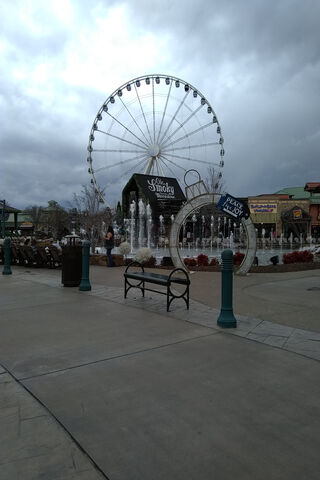 Smoky Mountain Adventures 🎡🌲