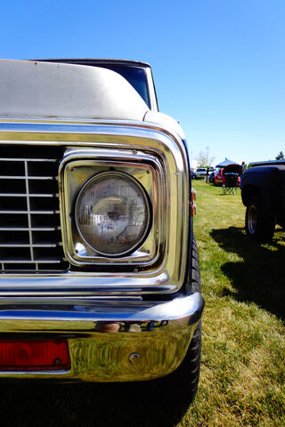 Classic Charm: The 1972 Chevy Pickup 🚗✨