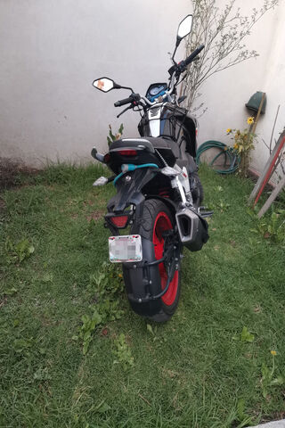 Rev Up with the 250 Z: A Rider's Dream! 🏍️✨