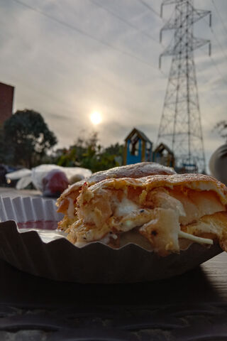 Sunset Bites: The Perfect Burger Experience 🍔🌅