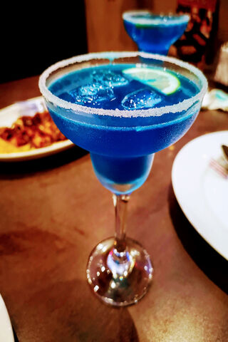 Dive into the Blue Bliss! 🌊🍹