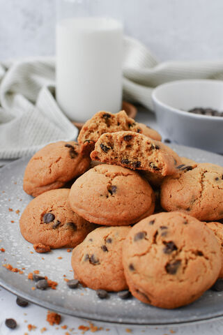 Deliciously Chewy Chocolate Chip Cookies 🍪
