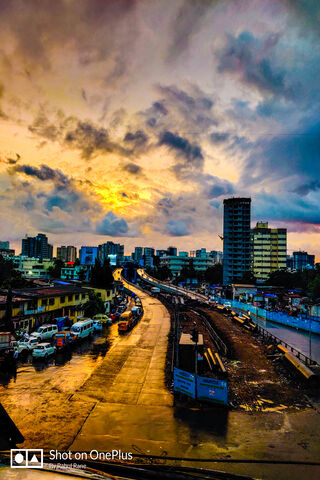 Sunset Serenity Over the Cityscape 🌆🌅