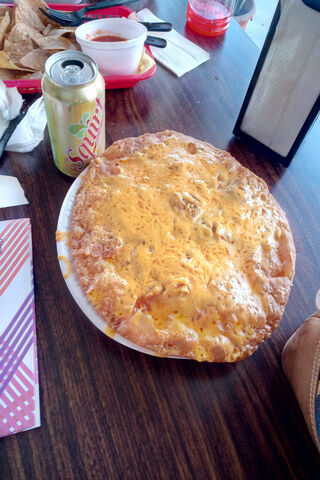Cheesy Delight: The Ultimate Crispy Quesadilla! 🧀🌮