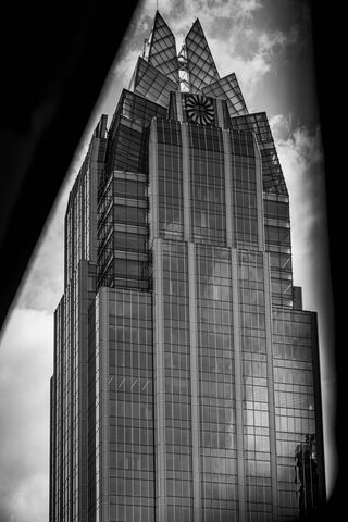 Frost Bank Tower: A Glimpse of Austin's Skyline 🏙️✨