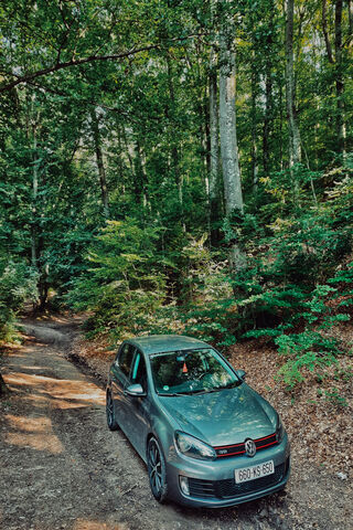 Adventure Awaits: The Golf in Nature 🌲🚗