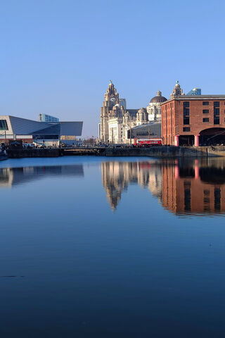 Reflections of Liverpool: A City of Heritage and Charm 🌊🏙️