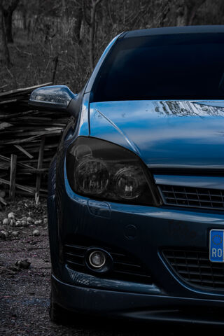 Opel Astra: A Stylish Ride in the Shadows 🚗✨