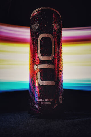 Vibrant Refreshment: Wild Berry Fusion