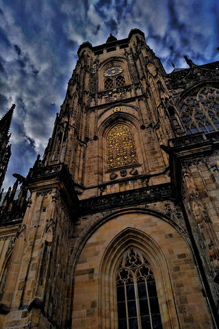 Majestic Spires of Praha: A Glimpse into History 🏰✨